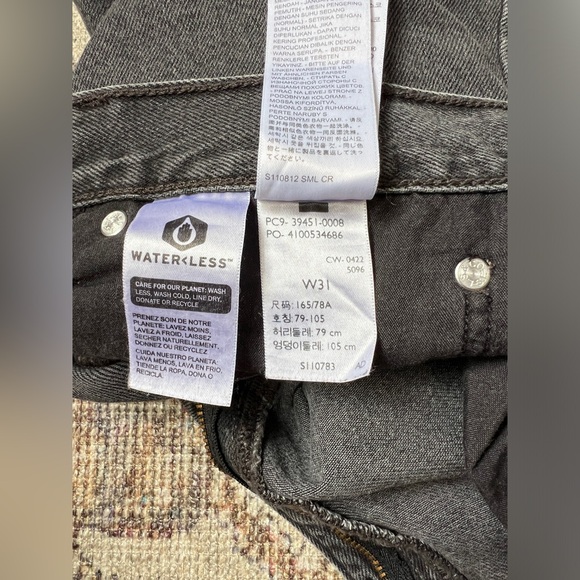 Levi’s Premium High Loose Shorts - Size 31 - Picture 7 of 10